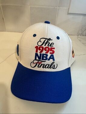 Mitchell & Ness White and Blue 1995 NBA Finals Baseball Cap